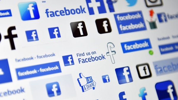 Zuckerberg anunció pasos para intentar recuperar la confianza de los usuarios de Facebook. (AFP)