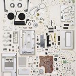 Vean esta obra de arte. Todas y cada una de las piezas de un Walkman de Sony de 1982. Hasta para enmarcarlo. Puro porno tecnológico. • • • • • #sony #retro #tech #technology #gadgets #insta