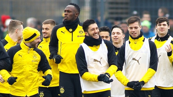 El plantel del Borussia Dortmund le dio la bienvenida a Usain Bolt (REUTERS/Thilo Schmuelgen)