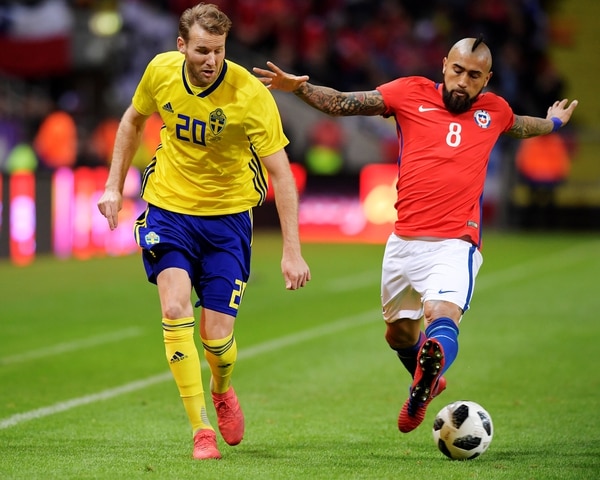 El mediocampista Arturo Vidal anotó uno de los goles de Chile ante Suecia (Reuters)