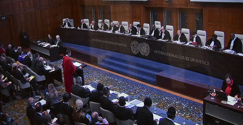 Uno de los abogados que representa a Bolivia expone durante la dúplica de los alegatos orales ante los jueces de la Corte Internacional de Justicia. Foto: OEA