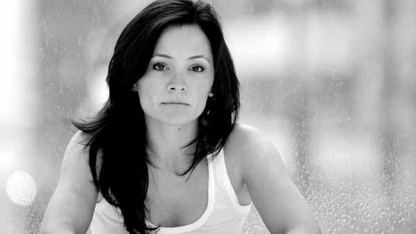 Sarah Edmondson, la primera mujer en denunciar a Raniere