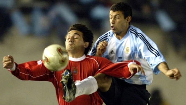 Masche debutó en la Selección mayor en 2003 en un amistoso frente a Uruguay de la mano de Marcelo Bielsa