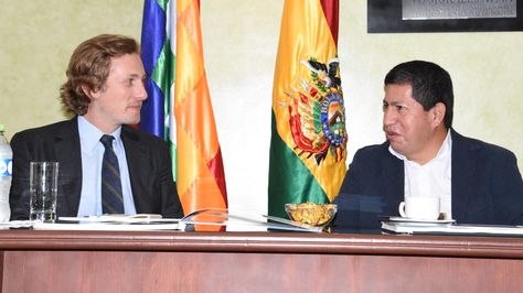 El ministro de Hidrocarburos, Luis Alberto Sánchez y Vladimir Kantor, ejecutivo de Acron.