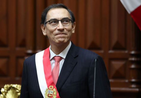 El ingeniero y empresario Martín Vizcarra jura como nuevo presidente de Perú. Foto: EFE