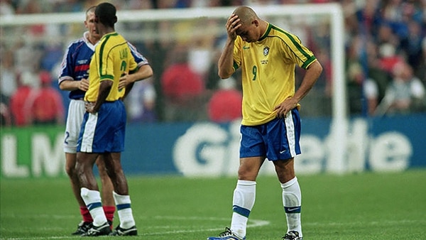 Ronaldo jugó la final del Mundial de Francia 1998 tras sufrir convulsiones en el hotel (Getty Images)
