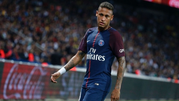Neymar llegará a París a fines del abril y jugará con el PSG en mayo