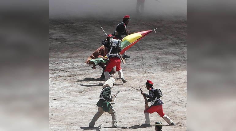 Recreación de la Batalla de Canchas Blancas. | Foto archivo | EFE