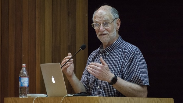 Michael Rosbash, Nobel de Medicina 2017, recibió un  Honoris Causa de la UBA y ofreció una conferencia para estudiantes argentinos en Ciudad Universitaria. (Martín Rosenzveig)