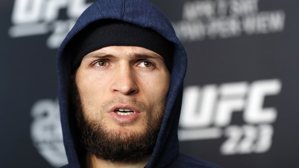 Khabib Nurmagomedov se quedó sin rival y el evento UFC 223 podría cancelarse (AP)