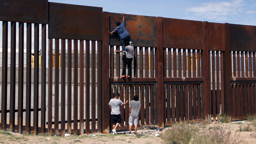 Un Mexicano Tarda 2 Minutos En Saltar El Muro En La Frontera De Eeuu Ejutv 3076