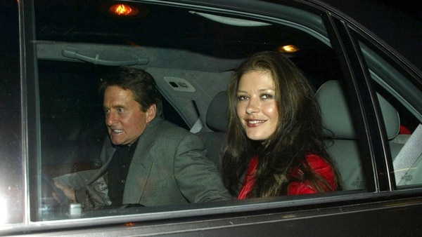 Juntos, enamorados y en Londes, huyendo de los paparazzi en 2002 (Foto: Grosby Group)