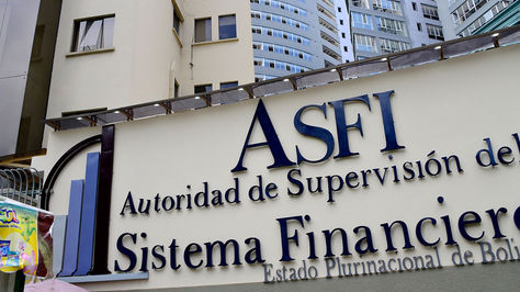 Frontis del edificio de la Autoridad de Supervisión del Sistema Financiero (ASFI) en La Paz. Foto: La Razón