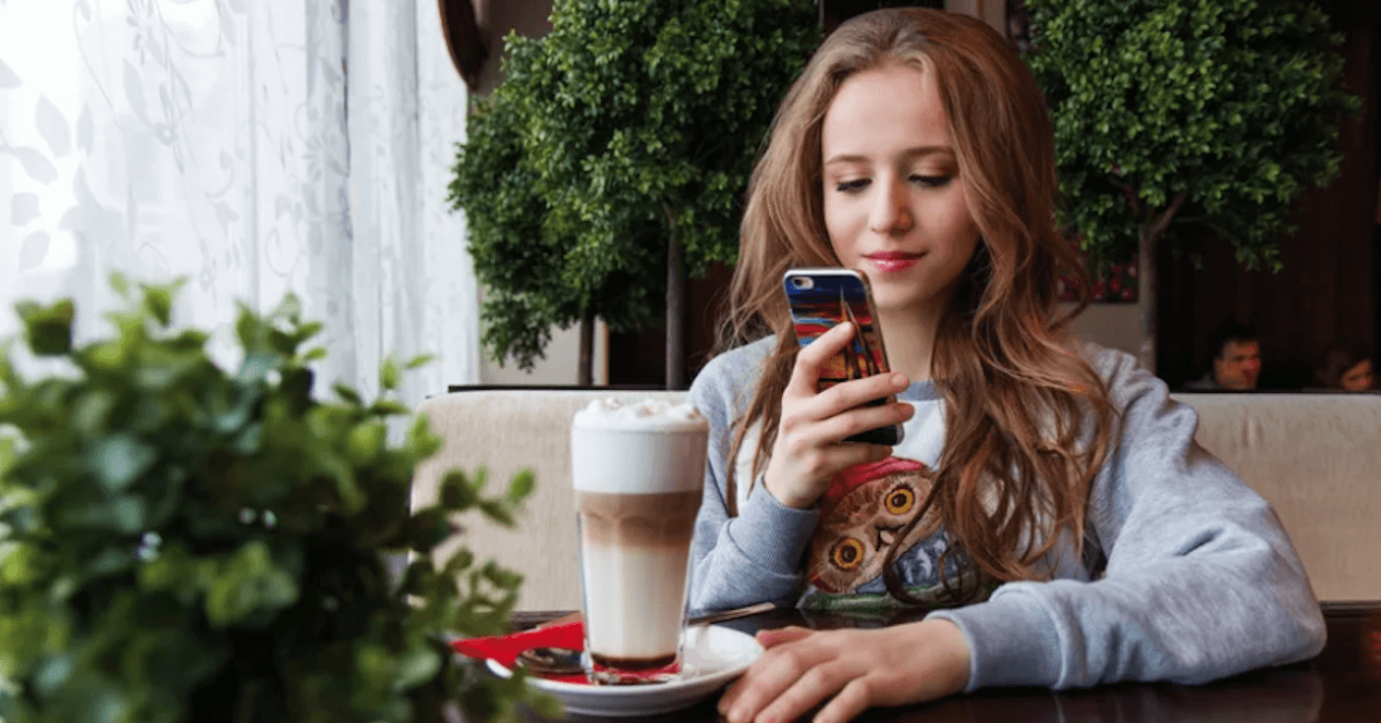 niña smartphone