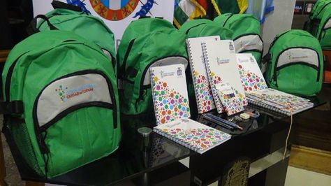 Las mochilas escolares que compró la Alcaldía de Cochabamba. 