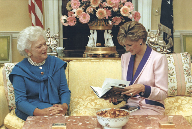 Barbara Bush y la princesa de Gales en la Casa Blanca. Octubre de 1990. 