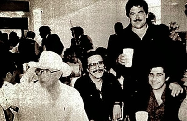 Juan Nepomuceno Guerra, tío de Juan García Ábrego, en su bar Piedras Negras, de Matamoros. (Especial)
