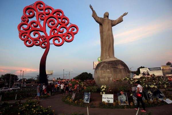 Un memorial para las víctimas de la represión del gobierno de Ortega en Managua (REUTERS/Jorge Cabrera)
