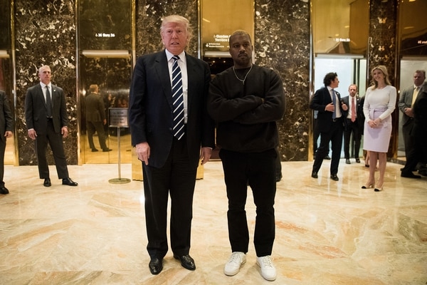 Donald Trump y Kanye West en el lobby de la Trump Tower el 13 de diciembre de 2016