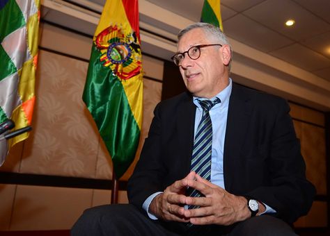 El agente Eduardo Rodríguez Veltzé, durante una entrevista con La Razón. Foto: Alejandra Rocabado