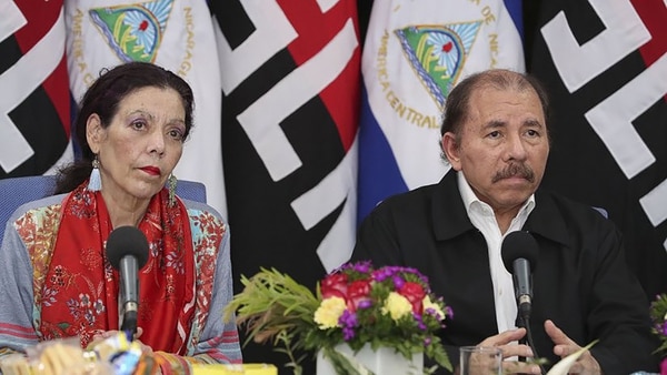 Rosario Murillo fue desplanzando a la antigua guardia del FSLN y promoviendo una nueva generación de funcionarios que le responden a ella. (Jairo Cajina)