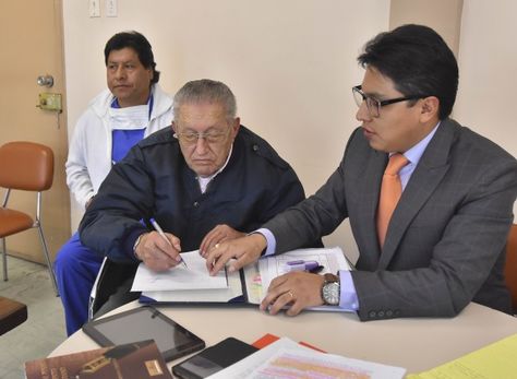 El exdictador Luis García Meza Tejada y su abogado Frank Campero. (Foto:APG)