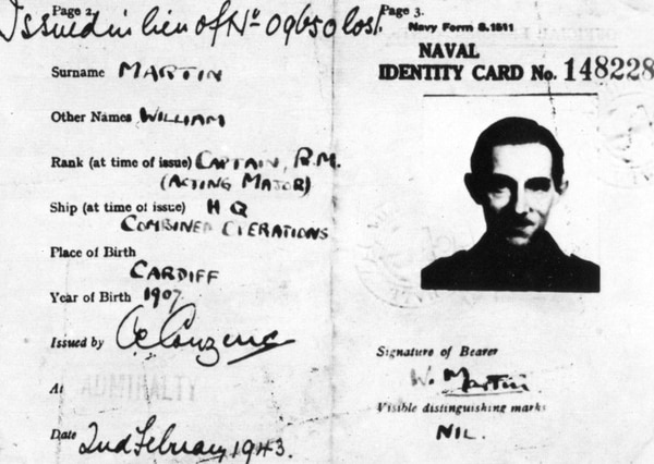 La falsa credencial de identidad del Mayor William Martin