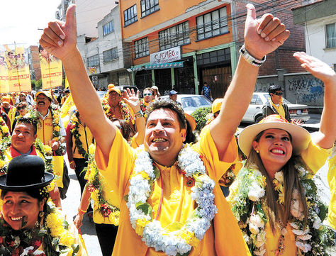 El alcalde Luis Revilla en una pasada campaña electoral. Foto: La Razón - archivo