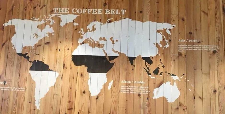 Mapa del mundo en un Starbucks que se olvida de Nueva Zelanda (Fuente: Reddit)