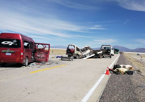 El accidente de tránsito en tramo Pisiga-Oruro. Foto:ABI 