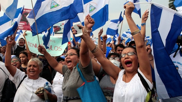 Miles de mujeres salieron a calles de Managua a exigir justicia. (Reuters)
