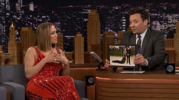 Jennifer López visitó el programa, The Tonight Show con Jimmy Fallon y habló de su relación con Alex Rodríguez