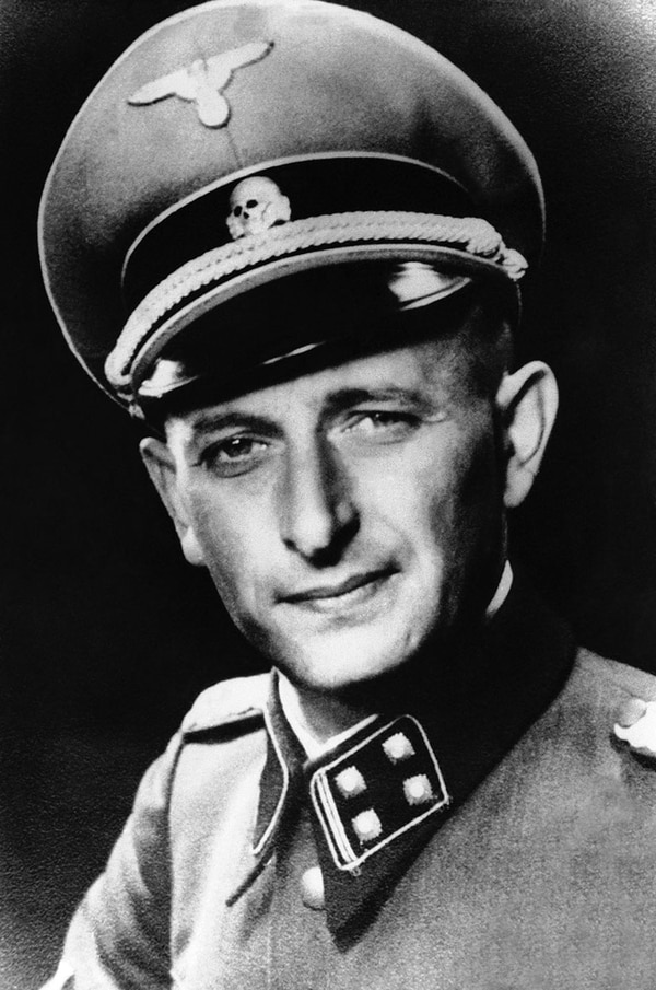 Adolf Eichman, teniente coronel de las SS. Fue quien organizó la logística para transportar a millones de judíos hacia los campos de concentración