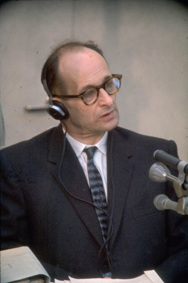 Adolf Eichmann durante su exposición en el juicio en Jerusalén. Fue condenado a la horca. Murió el 31 de mayo de 1962