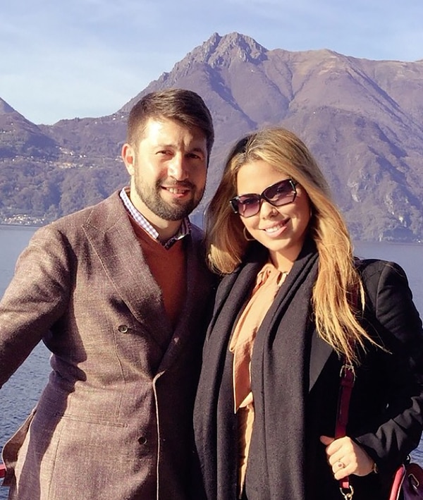 La modelo junto a su novio Raffaele Manna, un empresario italo-islandés con el que desarrolla varios negocios.