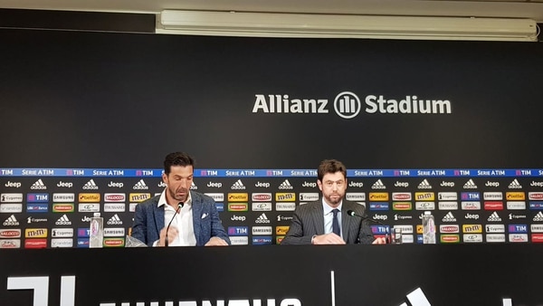 Gianluigi Buffon dio una conferencia junto a Andrea Agnelli, presidente de la Juventus