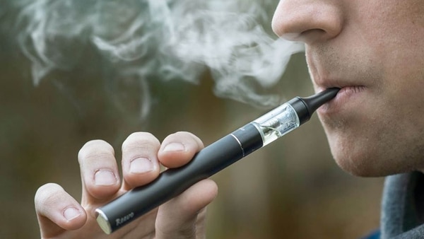 Cigarrillos electrónicos o vaporizadores deben ser usados con suma precaución (iStock)
