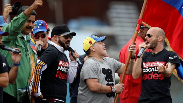 Maradona fue invitado especial en el cierre de campaña (Reuters)