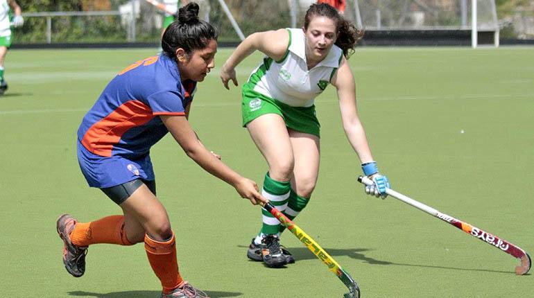Yasmine Balderrama (izq.) en una de sus últimas presentaciones. | Yasmine Balderrama