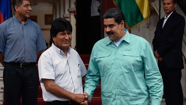 Evo Morales junto a Nicolás Maduro en el Palacio Miraflores (AFP)