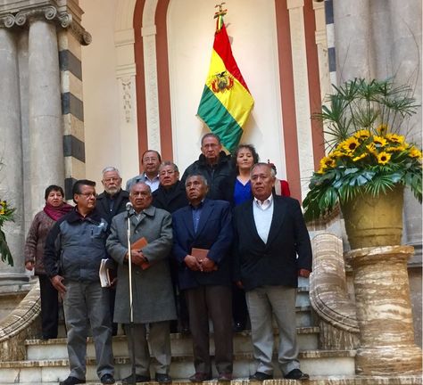 Los dirigentes de los jubilados que se reunieron con el presidente Evo Morales.