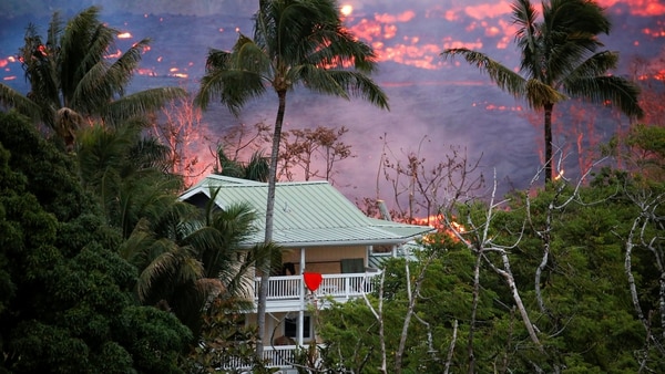 Hay regiones de la isla que quedaron aisladas por la lava (Reuters)