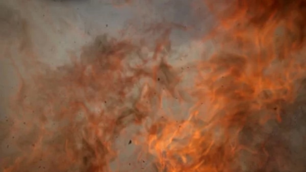 El fuego envuelve la cámara, que alcanza a disparar su última foto (NASA)