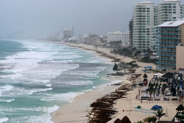 La tormenta Alberto pasó sobre Cancún el viernes (REUTERS/Israel Leal)