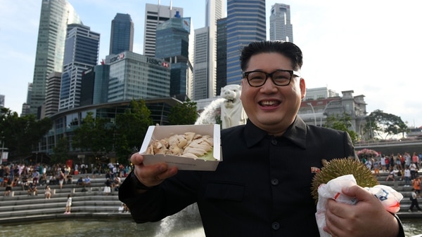 “Kim” también posó con bocadillos de arroz y frutas