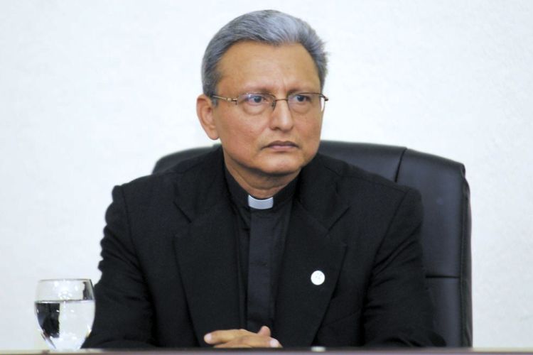 El padre jesuita José Alberto Idiáquez, rector de la Universidad Centroamericana (UCA). LA PRENSA/ ARCHIVO