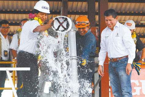 Santa Cruz. Evo Morales en la inauguración de la producción de alcohol anhidro en el ingenio Guabirá.