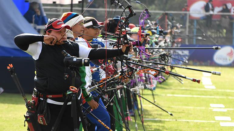 Los dieciseisavos del arco compuesto, ayer. | Rubén Rodríguez