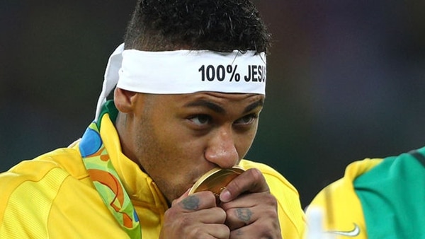 Neymar al ganar la medalla de oro en los Juegos Olímpicos 2016