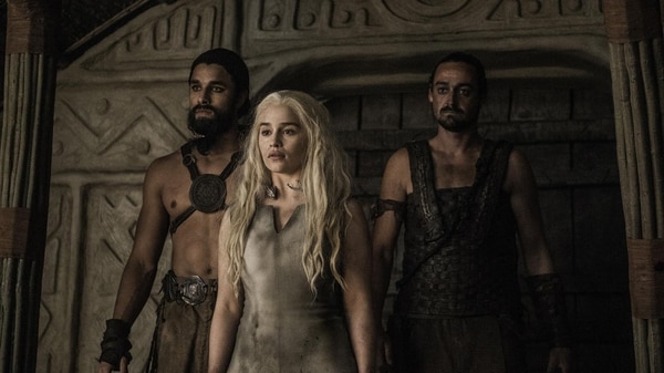 Emilia Clarke y Jason Momoa interpretan a Daenerys Targaryen y a Khal Drogo en Game of Thrones